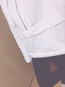 「FOREVER 21（フォーエバー トゥエンティーワン）のアイテム（パーカー、ホワイト系）」を使った、girl_lhさん（レディース・154cm）の秋コーディネート