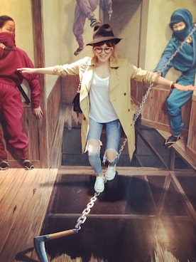 「白Tシャツ×デニム」｜「アイテム（トレンチコート）」を使った、mayuさん（レディース・151cm）の春コーディネート
