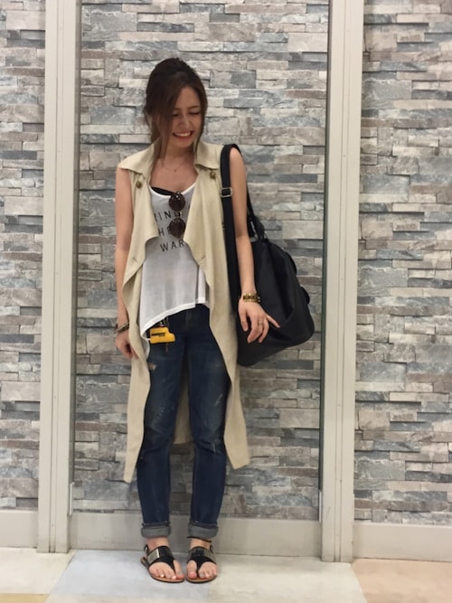 STEP3: 口角をキュッと上にして、上の歯だけを見せる