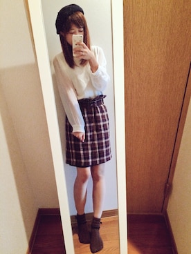 「LOWRYS FARM（ローリーズファーム）のアイテム（ニット/セーター、ホワイト系）」を使った、yu-yuさん（レディース）の秋コーディネート