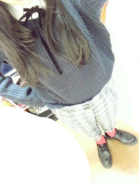 「NICE CLAUP（ナイスクラップ）のアイテム（パンツ、グレー系）」を使った、ayakaさん（レディース・145cm）の冬コーディネート