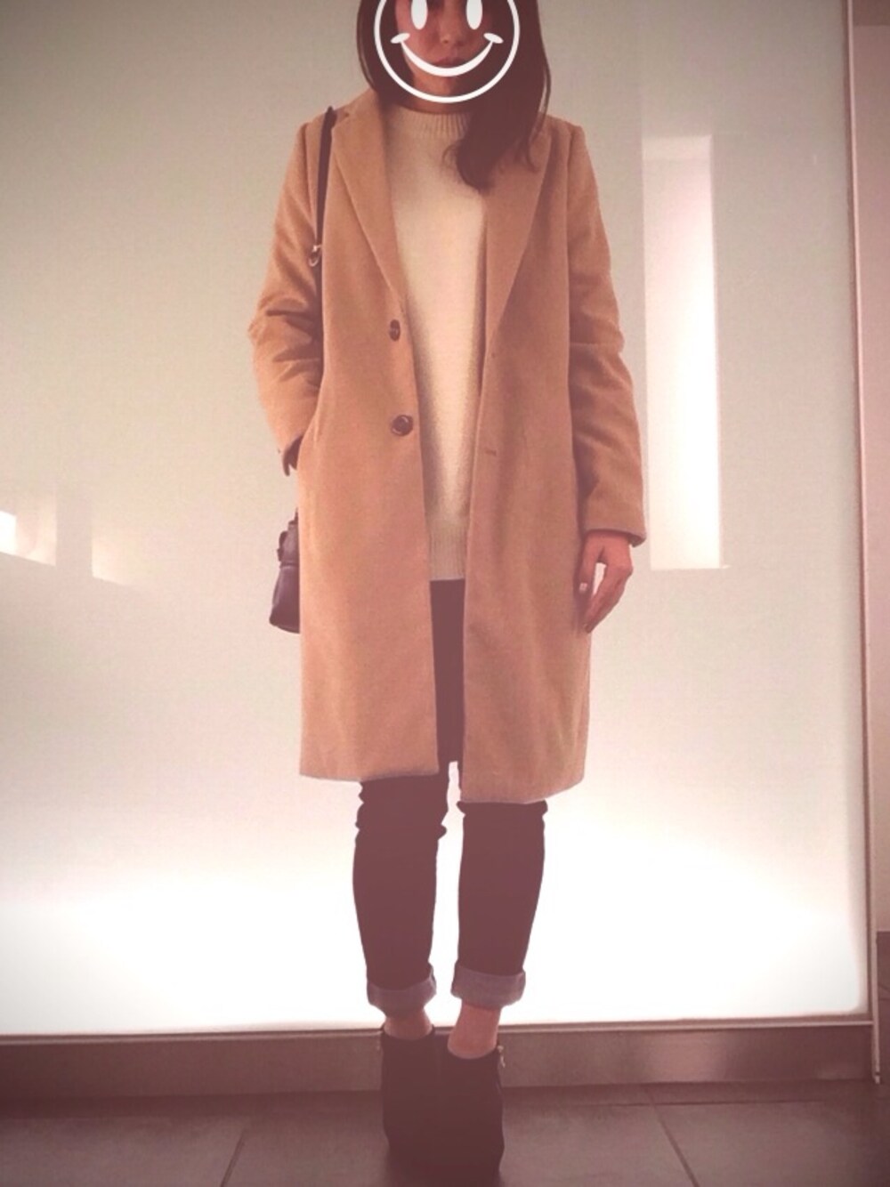 「w closet」｜「w closetのシングルチェスターコート（チェスターコート、ベージュ系）」を使った、moeさん（レディース・163cm）の冬コーディネートの1枚目の写真