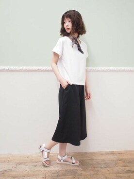 「アイテム（セットアップ、ホワイト系）」を使った、ニコルさん（レディース・164cm）の夏コーディネート