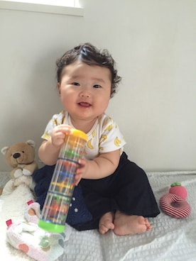 「ZARA KIDSのアイテム（Tシャツ/カットソー、ホワイト系）」を使った、koharuさん（キッズ・70cm）の秋コーディネート