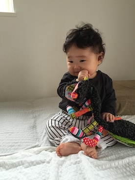 「無印良品（ムジルシリョウヒン）のアイテム（Tシャツ/カットソー、ブラック系）」を使った、koharuさん（キッズ・70cm）の秋コーディネート