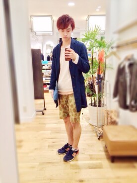 「HARE（ハレ）のキリカエキップレザークラッチ（バッグ、ブルー系）」を使った、なるたくさん（メンズ・181cm）の春コーディネート