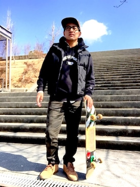 「パーカー×シャツ」｜「アイテム（ジャケット/アウター）」を使った、Tomoki ☆さん（メンズ・166cm）の冬コーディネート