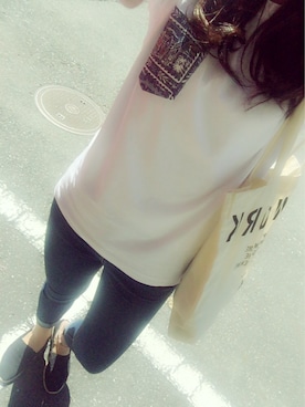 「AZUL by moussy（アズールバイマウジー）のアイテム（トートバッグ、ベージュ系）」を使った、sarinaさん（レディース・167cm）の夏コーディネート