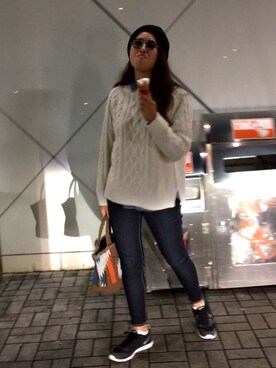 「GU（ジーユー）のアイテム（ニット/セーター、ホワイト系）」を使った、sarinaさん（レディース・167cm）の秋コーディネート