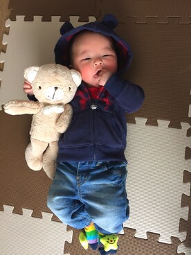 「Carter's（カーターズ）のアイテム（パーカー）」を使った、はらりさん（キッズ・60cm）の春コーディネート