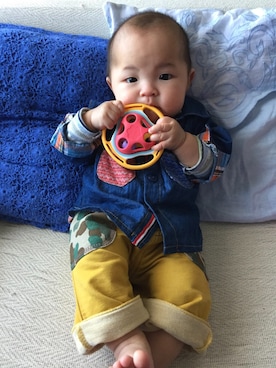 「present（プレゼント）のアイテム（パンツ）」を使った、はらりさん（キッズ・60cm）の春コーディネート