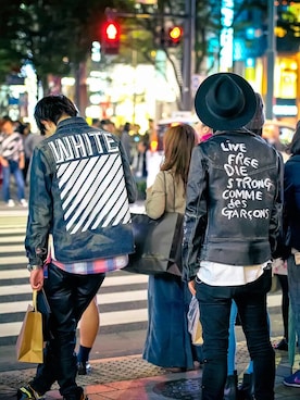 「off white」｜「アイテム（ライダースジャケット）」を使った、e§ora™さん（メンズ・173cm）の秋コーディネート