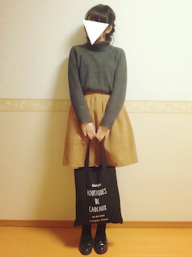 「earth music&ecology（アースミュージックアンドエコロジー）のフェイクスウェードスカート（スカート）」を使った、𝕎‌*☻さん（レディース・166cm）の冬コーディネート