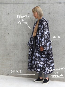 KiU｜KiU-official使用「KiU（KiU レインポンチョ（ブラックペイント））」的時尚穿搭