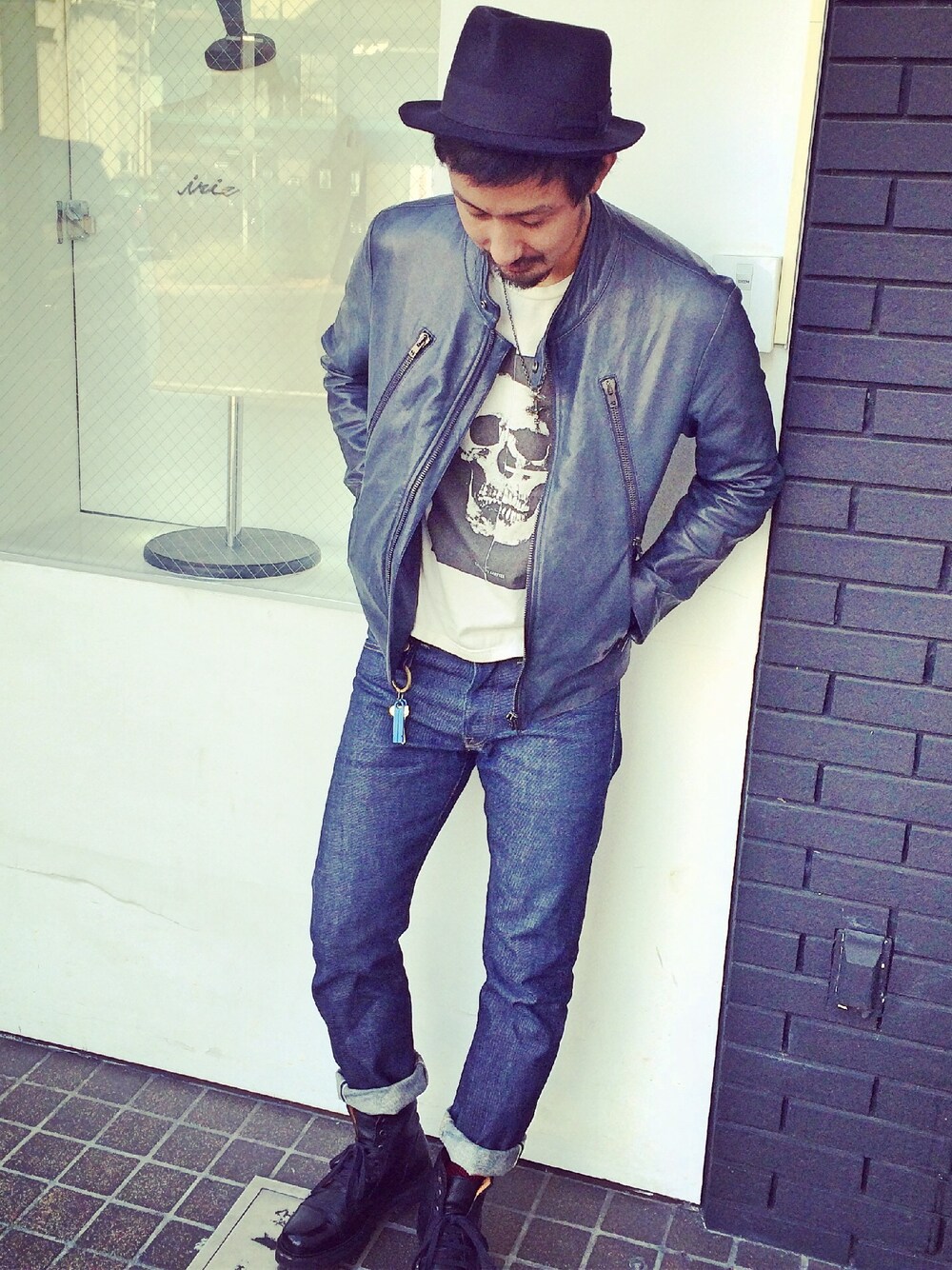 「WACKO MARIA 、Martin Margiela、MARC JACOBS、ハット、デニム、fabric、ブーツ、スカル、レザージャケット」｜「MARTIN MARGIELAのアイテム（ライダースジャケット、ブルー系）」を使った、Takuma(irieYOKOHAMA)さん（メンズ・178cm）の秋コーディネートの1枚目の写真