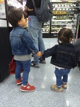 「GAP（ギャップ）のアイテム（デニムジャケット、ブルー系）」を使った、YURIEさん（レディース）の秋コーディネート