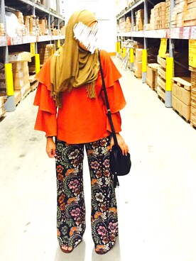 「アイテム（その他トップス、ブラウン系）」を使った、Nadiya Hamideeさん（レディース・156cm）の春コーディネート