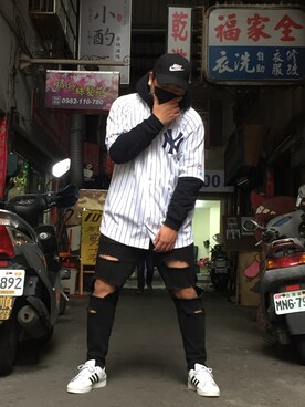 「アイテム（ジャージ）」を使った、蔡易霖さん（メンズ・174cm・20代）の冬コーディネート