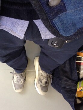 「BLUE BLUE（ブルーブルー）のアイテム（バッグ）」を使った、Eiichi Shiotaさん（メンズ・170cm）の冬コーディネート