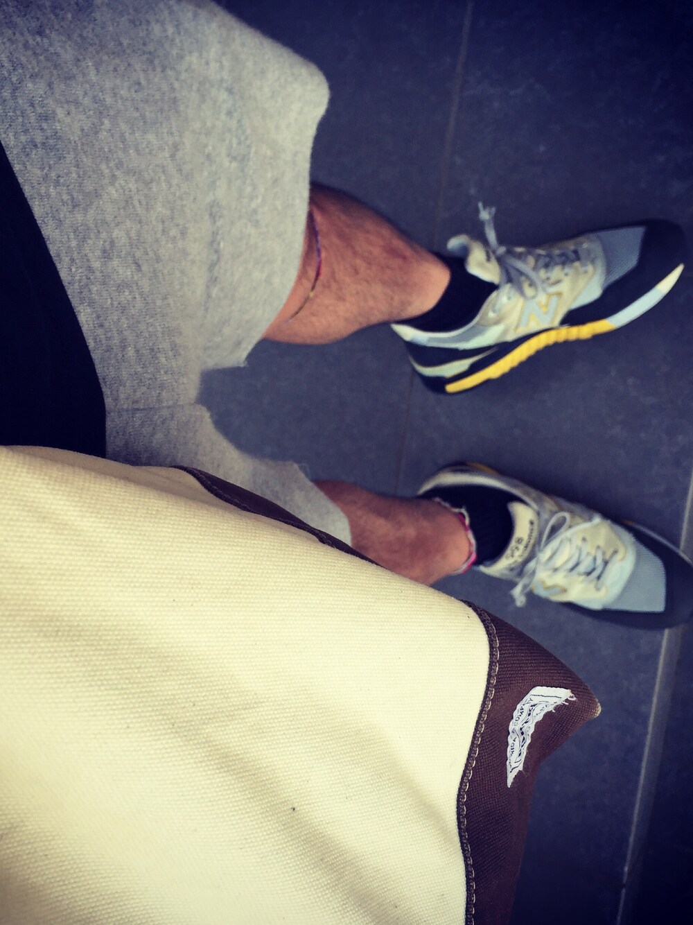 「ＮＢ、ニューバランス、ポーター」｜「NEW BALANCEのアイテム（スニーカー、グレー系）」を使った、Eiichi Shiotaさん（メンズ・170cm）の夏コーディネートの1枚目の写真