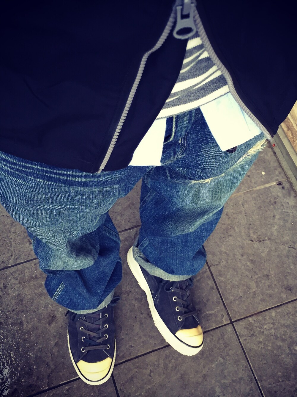 「マウンテンパーカー、ステューシー、リーバイス、visvim、オーシバル、ユナイテッドアローズ、fenom」｜「LEVI'S Fenomのアイテム（デニムパンツ、ブルー系）」を使った、Eiichi Shiotaさん（メンズ・170cm）の秋コーディネートの1枚目の写真
