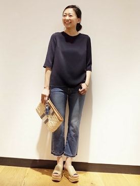 「アイテム（クラッチバッグ、グレー系）」を使った、EBIさん（レディース・164cm）の夏コーディネート