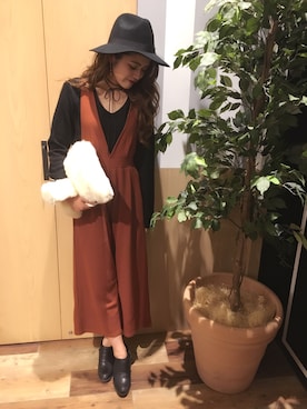 「VENCEEXCHANGE（ヴァンスエクスチェンジ）のアイテム（サロペット/オーバーオール）」を使った、chiakiさん（レディース・157cm）の秋コーディネート