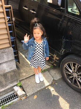 「H&M（エイチ・アンド・エム）のアイテム（ワンピース/ドレス、ホワイト系）」を使った、harukiさん（キッズ・100cm）の春コーディネート