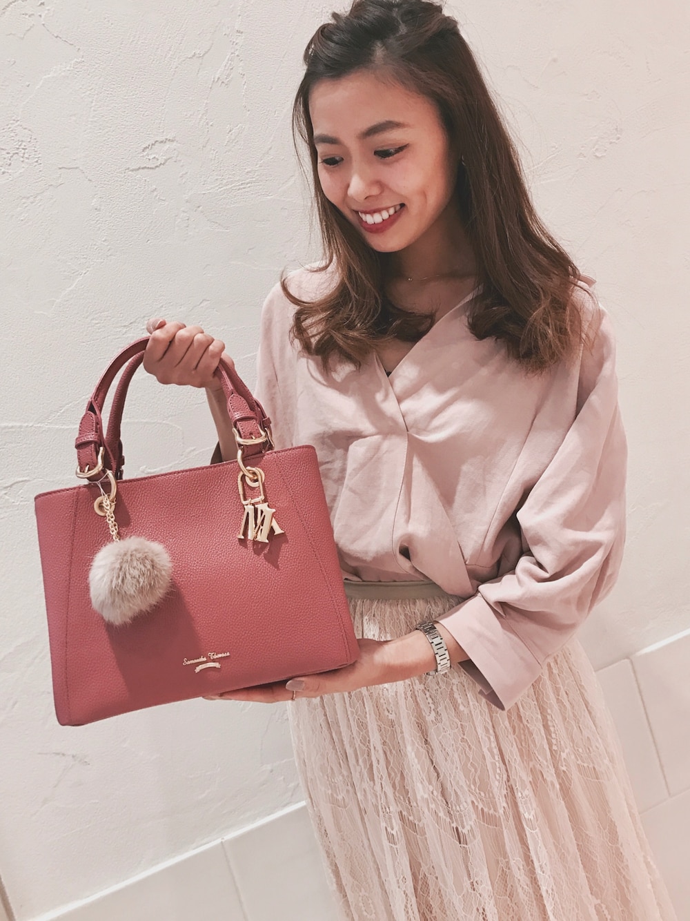「STG」｜「DHOLICのドルマンスリーブスキッパーブラウス（シャツ/ブラウス、ピンク系）」を使った、mnyyyssdさん（レディース・165cm）の冬コーディネートの1枚目の写真