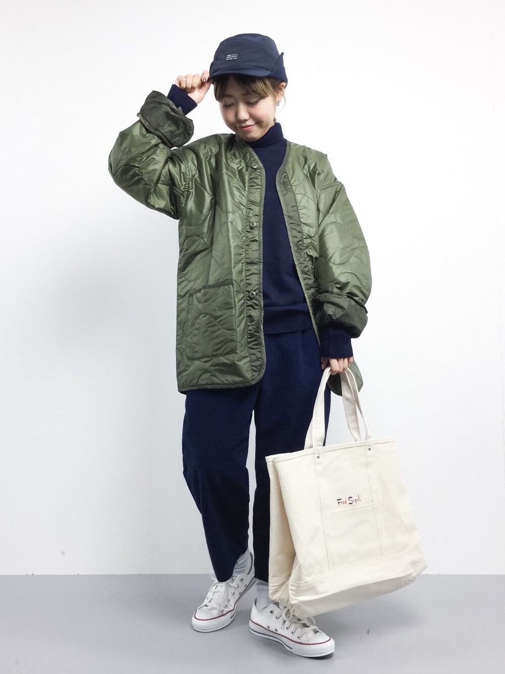 「ネイビー、ミリタリージャケット、メンズライク、ラフ、カーキアウター、ジャックパーセル、ootd、ゆるコーデ、フライトキャップ、だぼっとゆるっと。」｜「goaのミリタリーキルティングライナージャケット（ダウンジャケット/コート、グリーン系）」を使った、konabeさん（レディース・153cm）の秋コーディネートの1枚目の写真