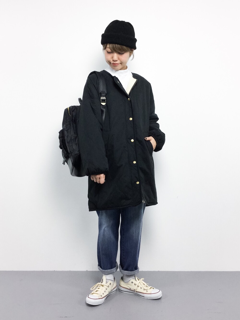 「used、ニット帽、converse、メンズライク、デニムパンツ、ラフ、黒リュック、ボアジャケット、ゆるコーデ、outfit」｜「PAGEBOYのキルティングリバーシブル（その他アウター、ブラック系）」を使った、konabeさん（レディース・153cm）の秋コーディネートの1枚目の写真