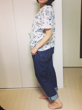「canariの花柄Tシャツ（Tシャツ/カットソー、ホワイト系）」を使った、うめたろうさん（レディース・160cm）の夏コーディネート