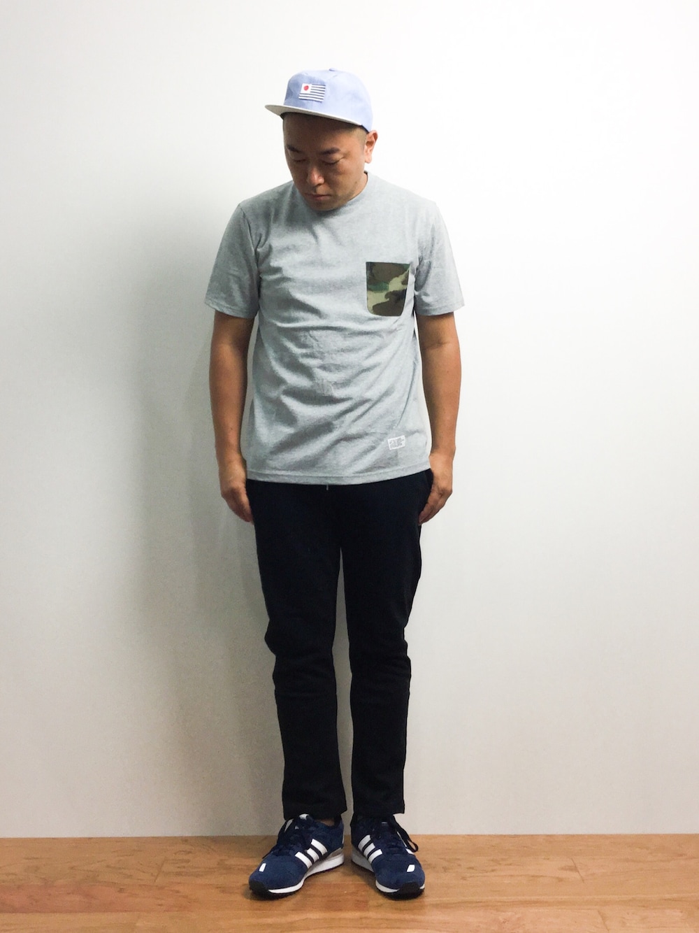 「adidas、SILAS、SHIPS JET BLUE、Anoutcommune(Anoutcommune)、DECADES HAT」｜「SHIPS JET BLUEのDECADES HAT(ディケーズ ハット): 5パネルキャップ（キャップ、ブルー系）」を使った、ナカガワ リュウさん（メンズ・172cm）の夏コーディネートの1枚目の写真