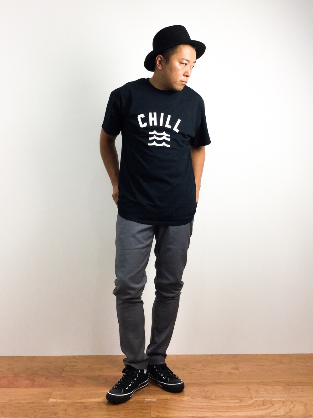 「WEGO、converse、AKM、MYE-DO'、ツバ広ハット、ALL STAR、L.H.P」｜「WEGOのWEGO/ロングブリムハット（ハット、ブラック系）」を使った、ナカガワ リュウさん（メンズ・172cm）の夏コーディネートの1枚目の写真
