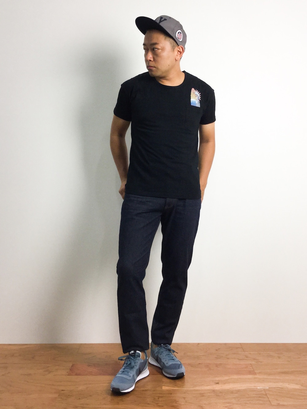 「WEGO、NIKE、ベースボールキャップ、GLOBAL WORK、rehacer、ストレッチデニム、INTERNATIONALIST」｜「WEGOのWEGO/NY配色BBキャップ（キャップ、グレー系）」を使った、ナカガワ リュウさん（メンズ・172cm）の夏コーディネートの1枚目の写真