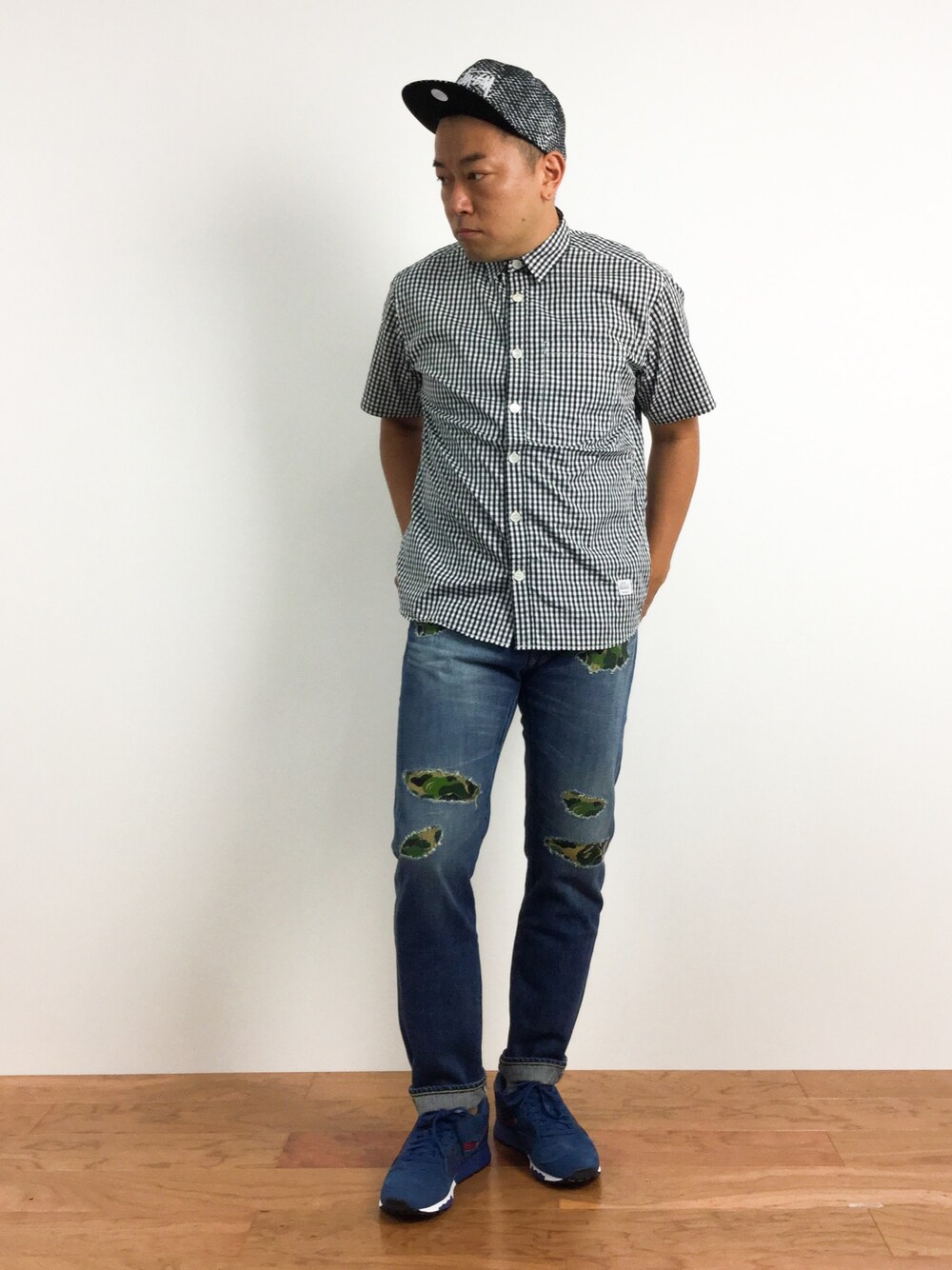「stussy、reebok、ギンガムチェック、SILAS、A BATHING APE、COOLMAX」｜「STUSSYのSnakeskin Snapback Ballcap（キャップ、ブラック系）」を使った、ナカガワ リュウさん（メンズ・172cm）の夏コーディネートの1枚目の写真