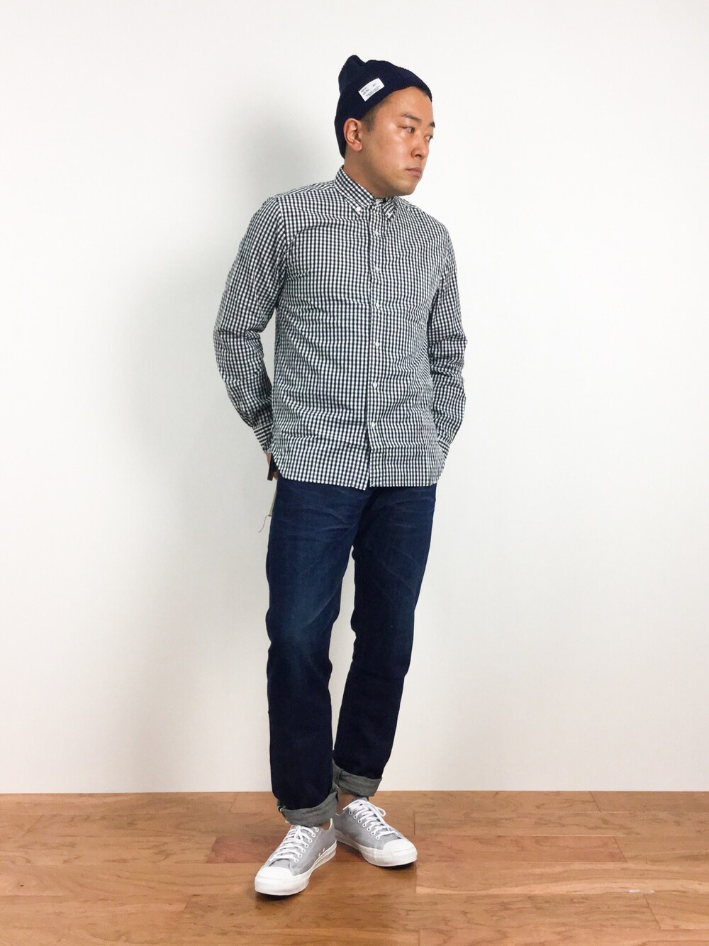 「ニット帽、converse、ギンガムチェック、nano・universe、EDIFICE、jack purcell、BEAMS PULS、SARTORIA DENIM」｜「417 EDIFICEの417 ニットキャップ（ニットキャップ/ビーニー、ブルー系）」を使った、ナカガワ リュウさん（メンズ・172cm）の夏コーディネートの1枚目の写真