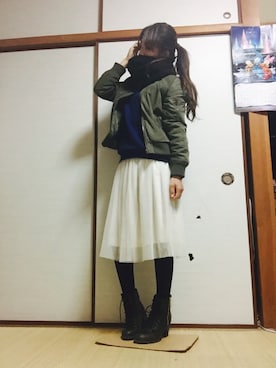 「白スカート」｜「アイテム（MA-1）」を使った、mana☆さん（レディース・157cm）の冬コーディネート