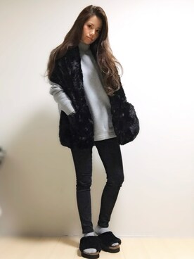 「EMODA（エモダ）のアイテム（ストール/ショール）」を使った、CANAさん（レディース・162cm）の冬コーディネート