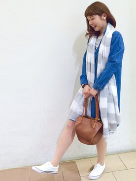 「白いスニーカー」｜「アイテム（シャツワンピース）」を使った、WEBSTOREstaffさん（レディース・155cm）の春コーディネート