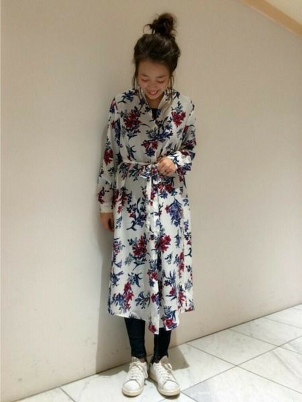 「ワンピース、フラワー、JEANASiS、ジーナシス、シャツワンピ、ハナガラ」｜「JEANASISのシャツワンピース/743980 （ワンピース、ホワイト系）」を使った、SAAYANさん（レディース・166cm）の冬コーディネートの1枚目の写真