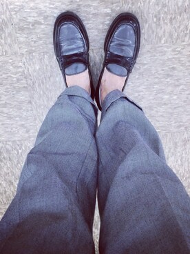 「TOMORROWLAND （トゥモローランド）のアイテム（ドレスシューズ、ブラック系）」を使った、岩田  和也さん（メンズ・172cm）の秋コーディネート