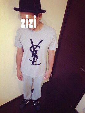 「Yves Saint Laurent（イヴサンローラン）のアイテム（Tシャツ/カットソー）」を使った、ziziさん（メンズ・178cm）の夏コーディネート