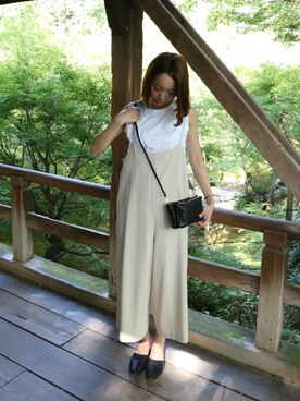 「MILOSのアイテム（ショルダーバッグ、ブラック系）」を使った、しばかなさん（レディース・165cm）の夏コーディネート