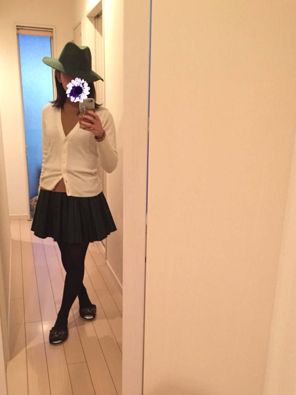 「w closetのアイテム（ハット、グリーン系）」を使った、miさん（レディース・155cm）の春コーディネートの1枚目の写真