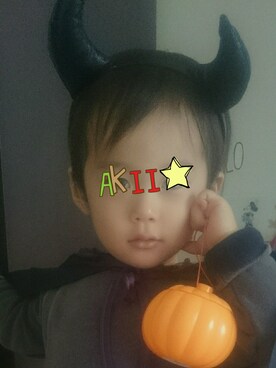 「UNIQLO（ユニクロ）のアイテム（パンツ、ブラック系）」を使った、Akiiiさん（キッズ・90cm）の秋コーディネート