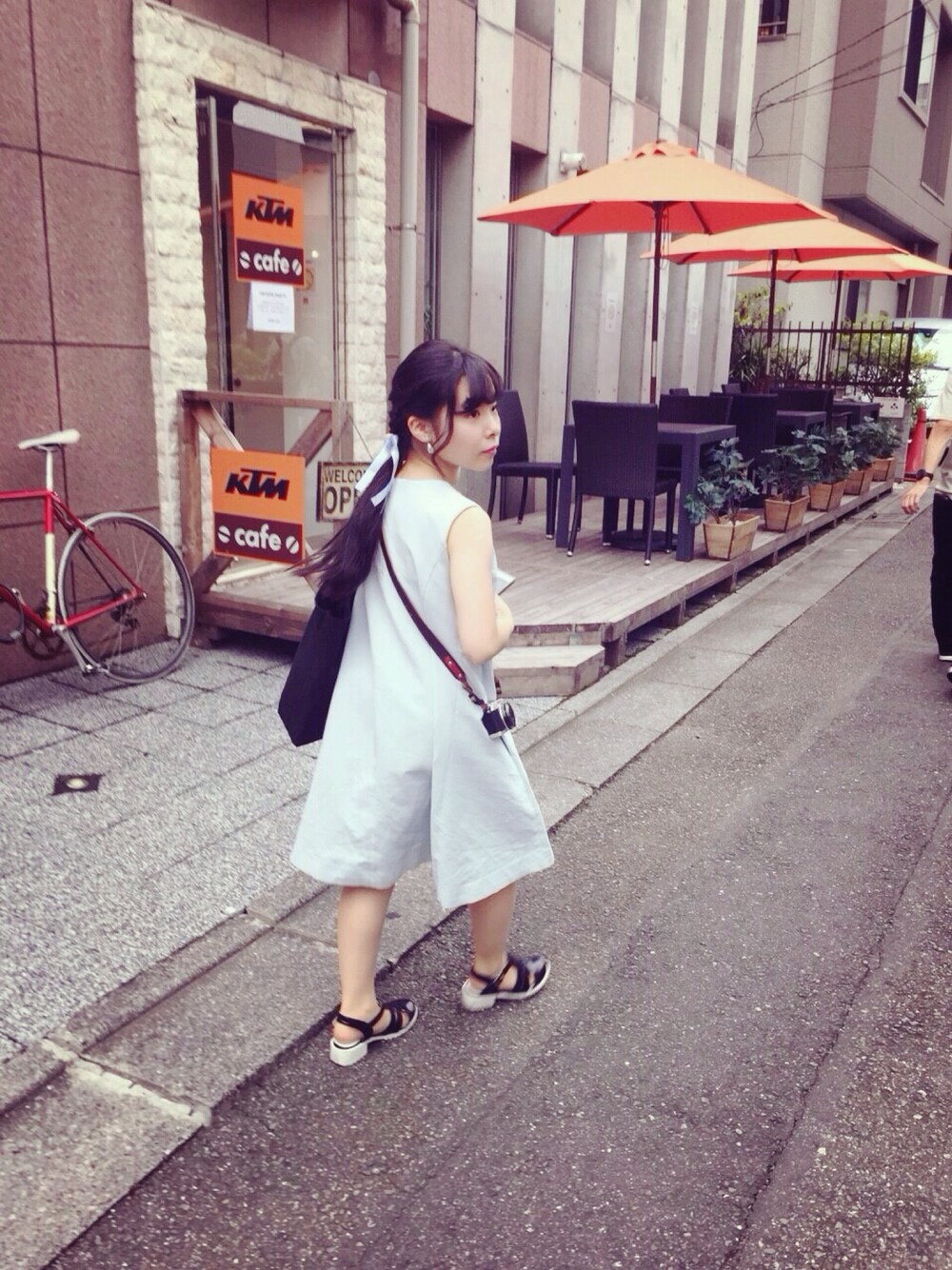 「KBFのアイテム（ワンピース、ブルー系）」を使った、３ｉ９ｕさん（レディース・145cm）の秋コーディネートの1枚目の写真