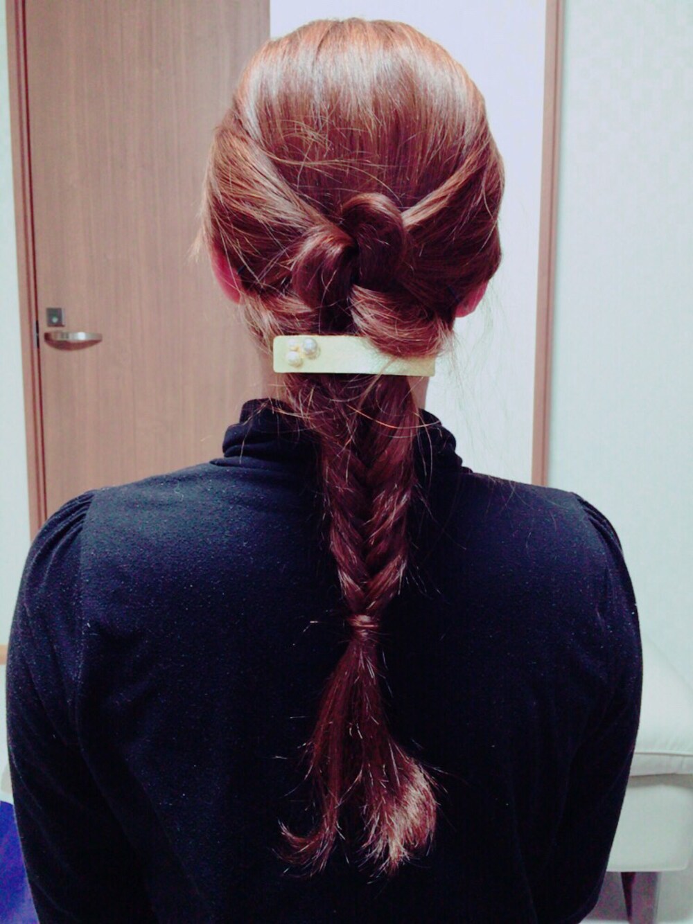 「hair、hairarrange、ヘアアレンジ、バレッタ、パールアクセ」｜「Latticeのアイテム（バレッタ/ヘアクリップ、ゴールド系）」を使った、３ｉ９ｕさん（レディース・145cm）の冬コーディネートの1枚目の写真