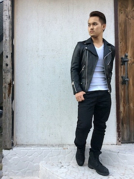 「JACKROSE（ジャックローズ）のハイパーストレッチ立体加工カラーパンツ（デニムパンツ）」を使った、原田　あつしさん（メンズ・174cm）の秋コーディネート