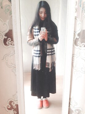 「BURBERRY（バーバリー）のアイテム（マフラー、その他）」を使った、cinderfuckingrella さん（レディース・165cm）の春コーディネート
